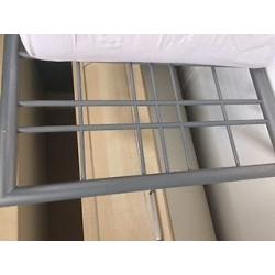 Single bed with metal frame