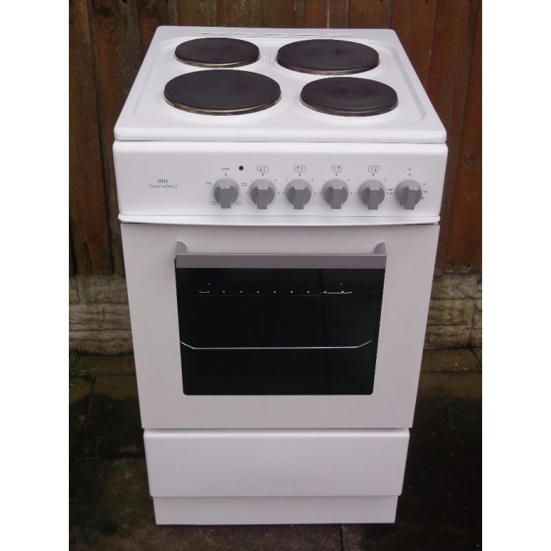 Latest Type Electric Cooker With 4 Hobs Grill & Oven In Excellent Clean Condition