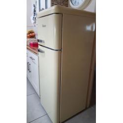 Cream Retro Fridge / Freezer as new!