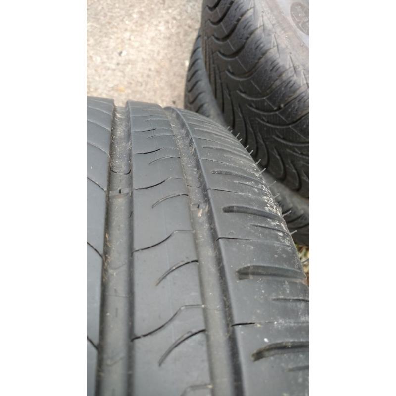 215 / 60 R16 Michelin Alpin (x3 part worn) and Energy (x1 nearly new) tyres and steel wheels