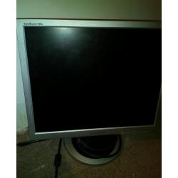 Samsung 19" LCD Display Monitor for PC Laptop Computer