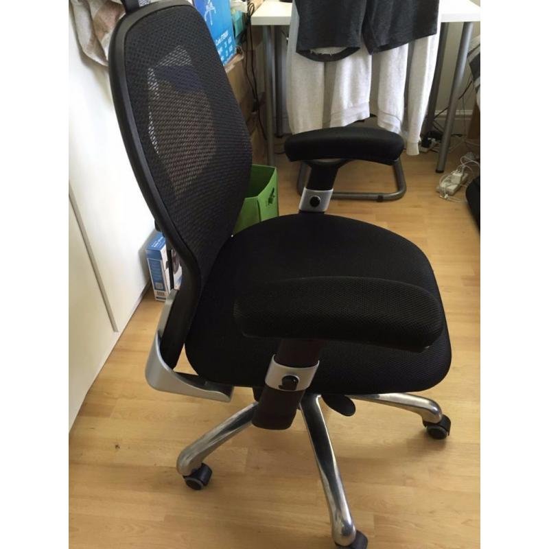 Ergonomic Manager Chair