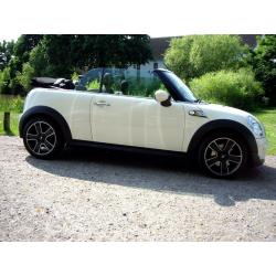 Mini Cooper S convertible Pepper white