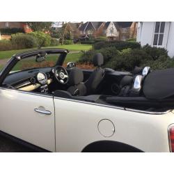 Mini Cooper S convertible Pepper white