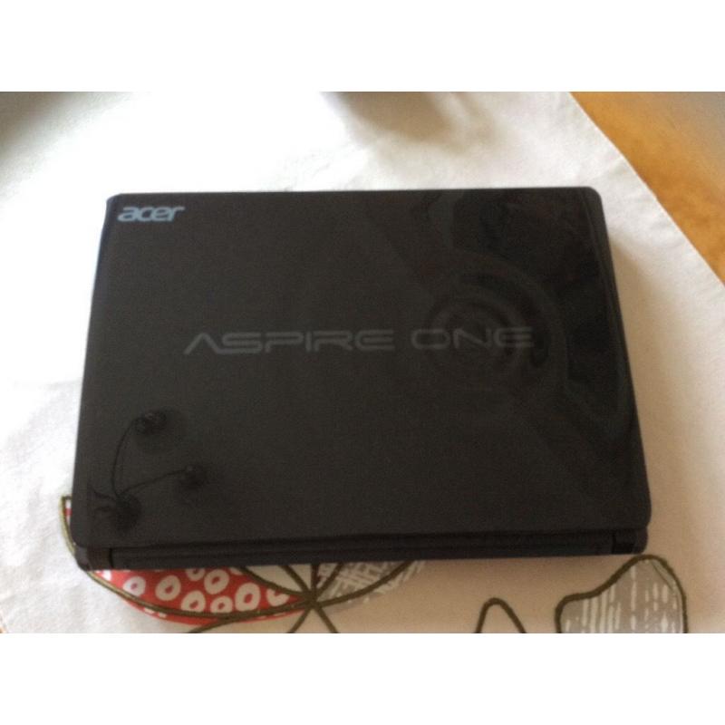 Netbook Acer aspire one D270