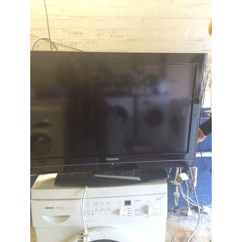 Toshiba 32 inch TV flat screen