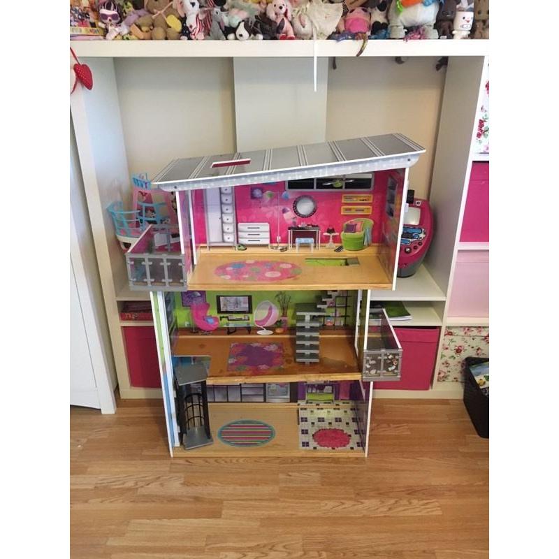 KidKraft Large Dolls House