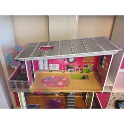 KidKraft Large Dolls House