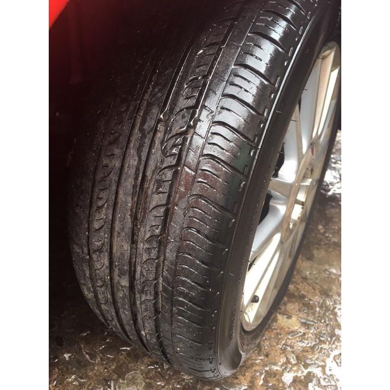 Fiesta Zetec s alloys good tyres