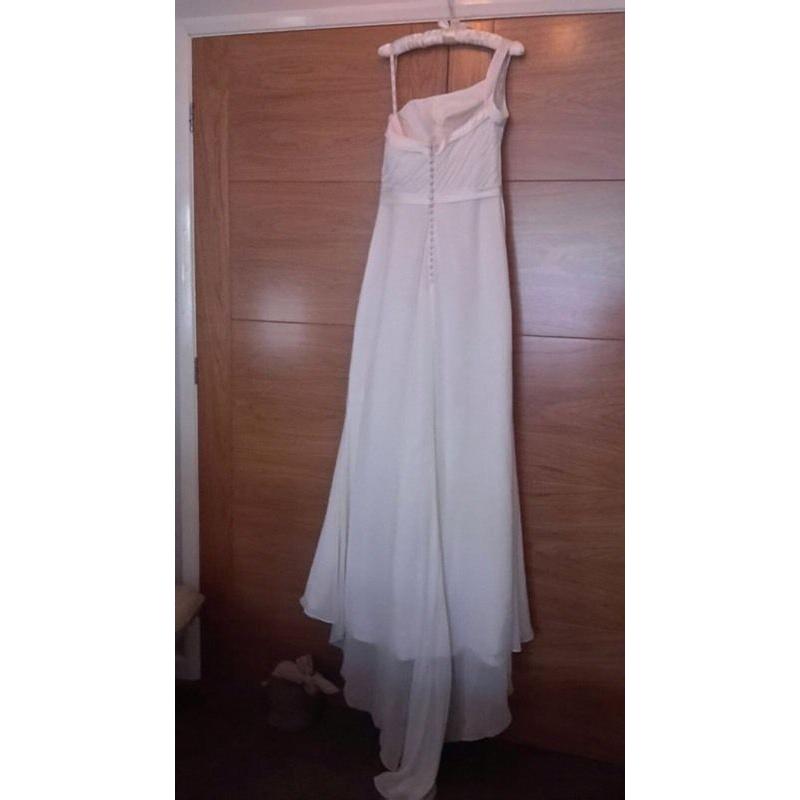 Wedding dress - Size 10