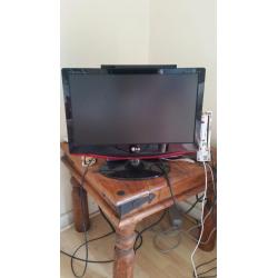 SMALL CHEAP LG TV