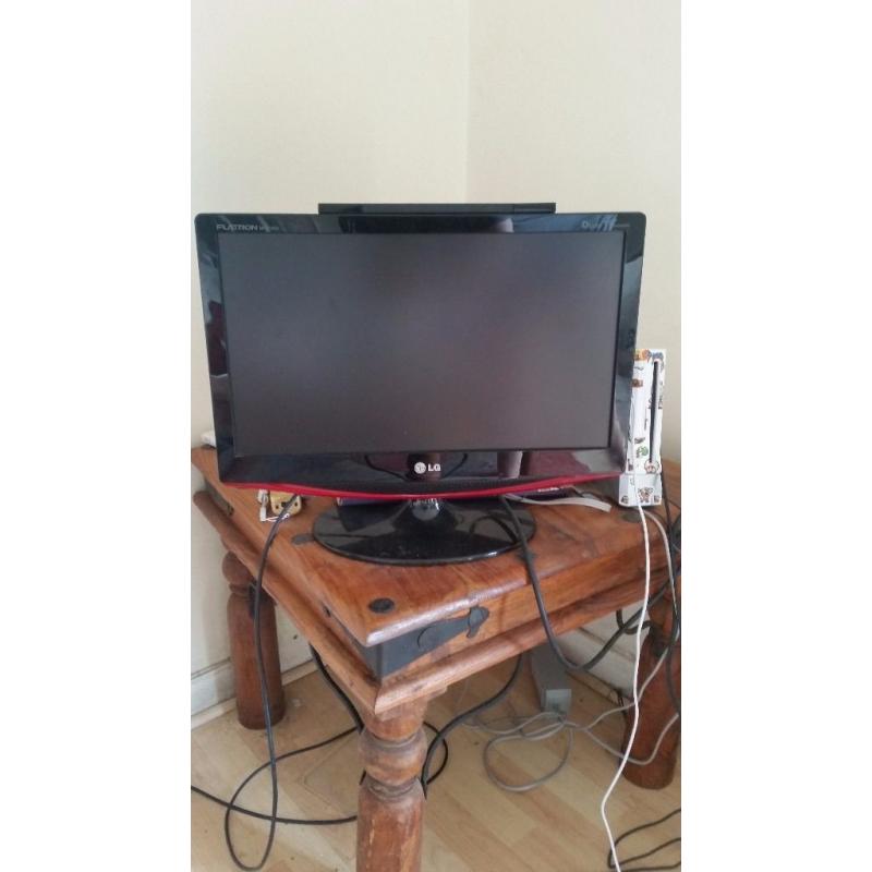 SMALL CHEAP LG TV