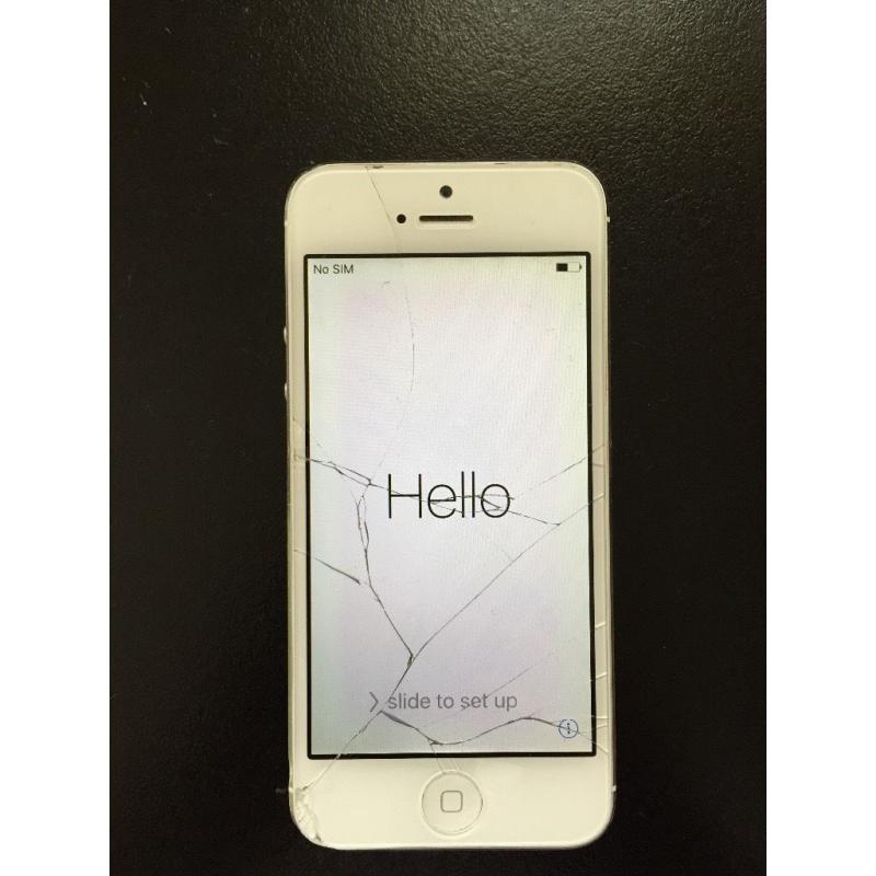 Apple iPhone 5 16GB White (Cracked)