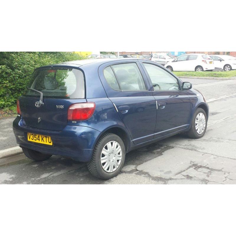 Toyota Yaris 1.0, Blue, 5door. V Reg, 2000. Call on 07947344716/ 07434662232