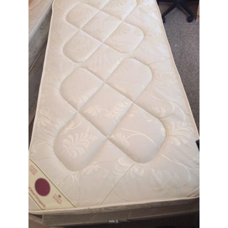 Great condition single bed with storage