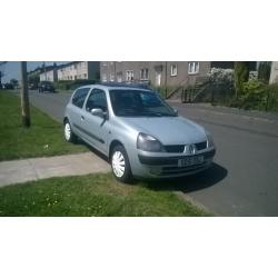 Renault clio 1.2 51 plate 400 ono