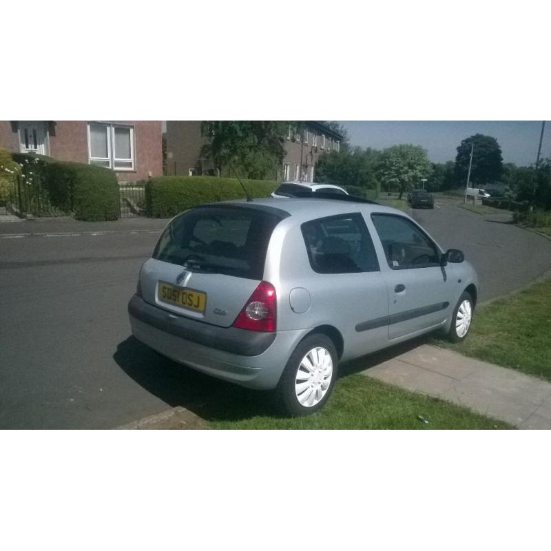 Renault clio 1.2 51 plate 400 ono