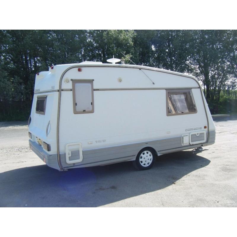 1997 SWIFT CORNICHE 13/2 2 BERTH CARAVAN NICE EXAMPLE NO DAMPNESS