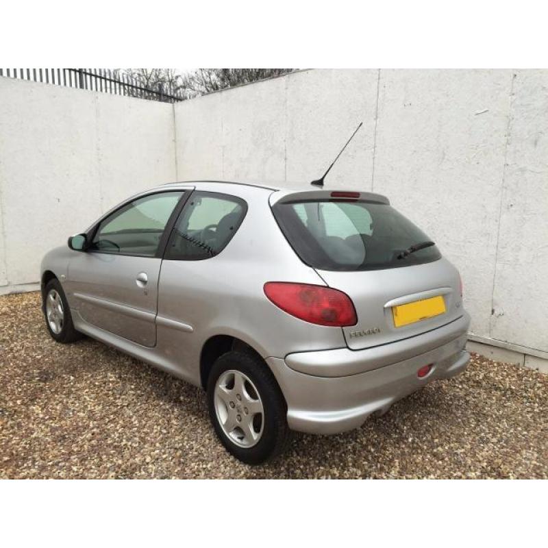 PEUGEOT 206 1.4 SE 3d 74 BHP (silver) 2005