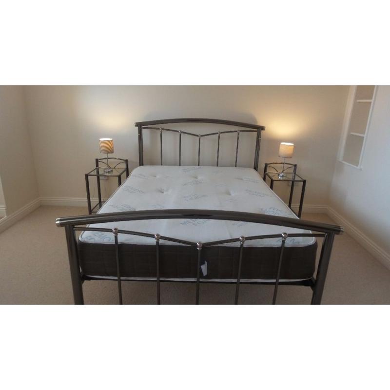 Double bed and 2 bedside tables