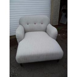 GORGEOUS SOFA/CHAISE/LOVESEAT