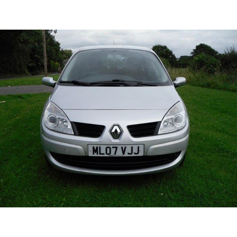 Renault Grand Scenic DYNAMIQUE VVT (silver) 2007