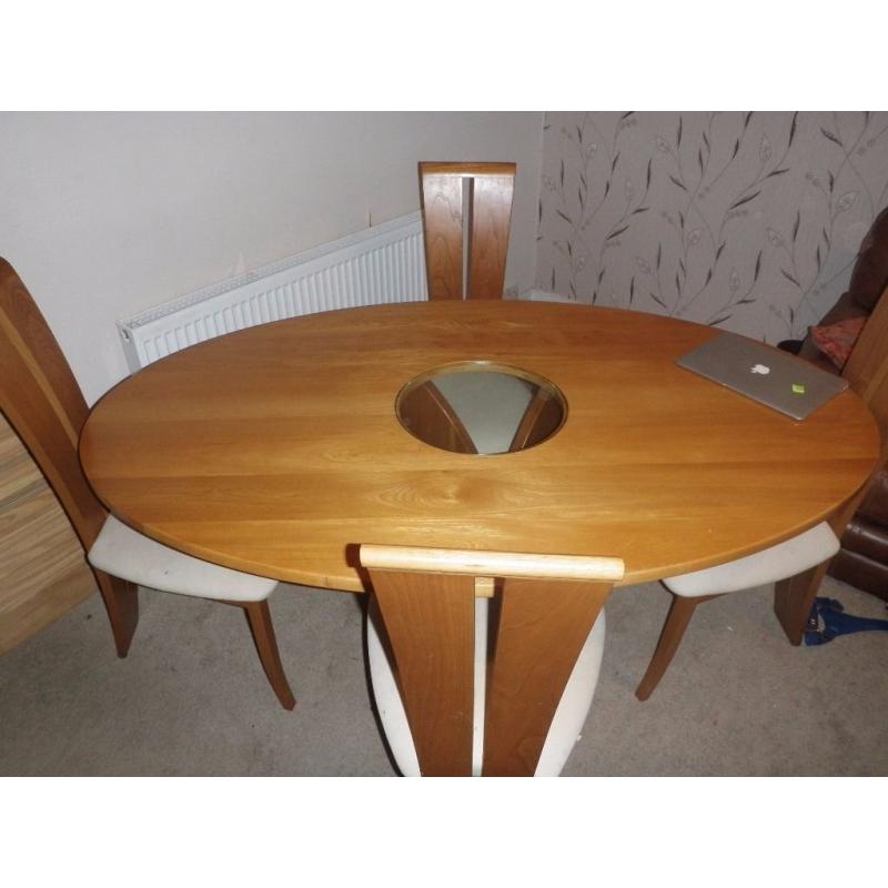 Lovely Table and 4 chair