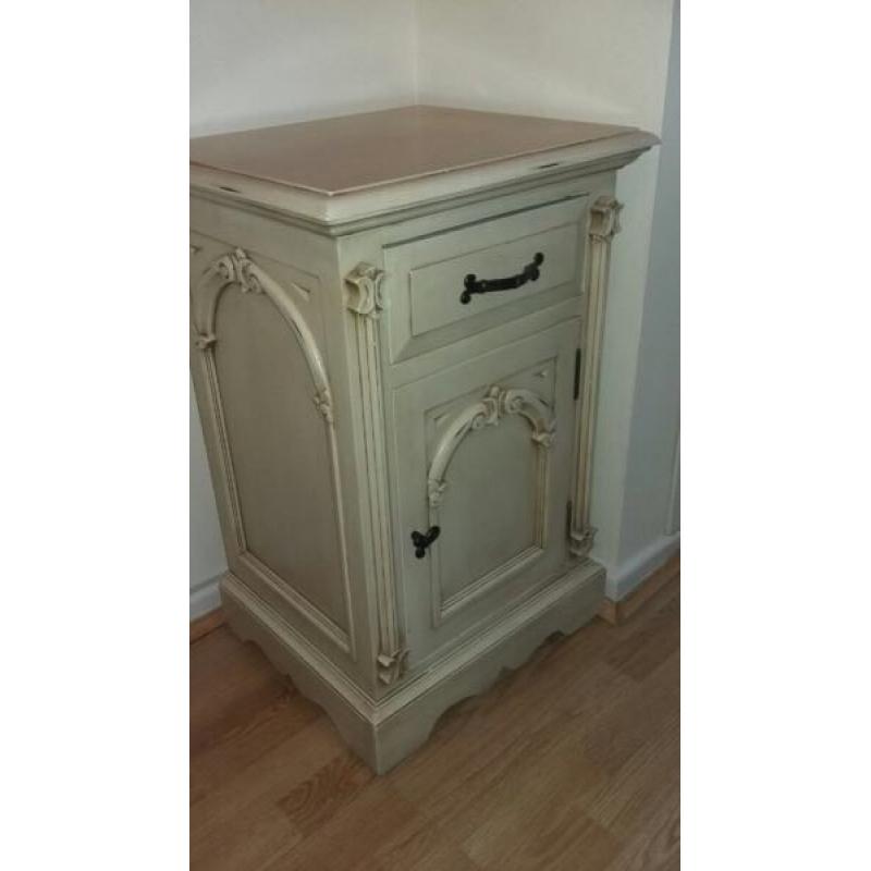 Shabby Chic Bedside/Lamp Table