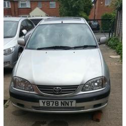 Toyota avensis cdx 2001