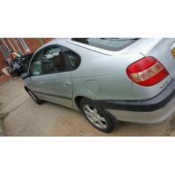 Toyota avensis cdx 2001