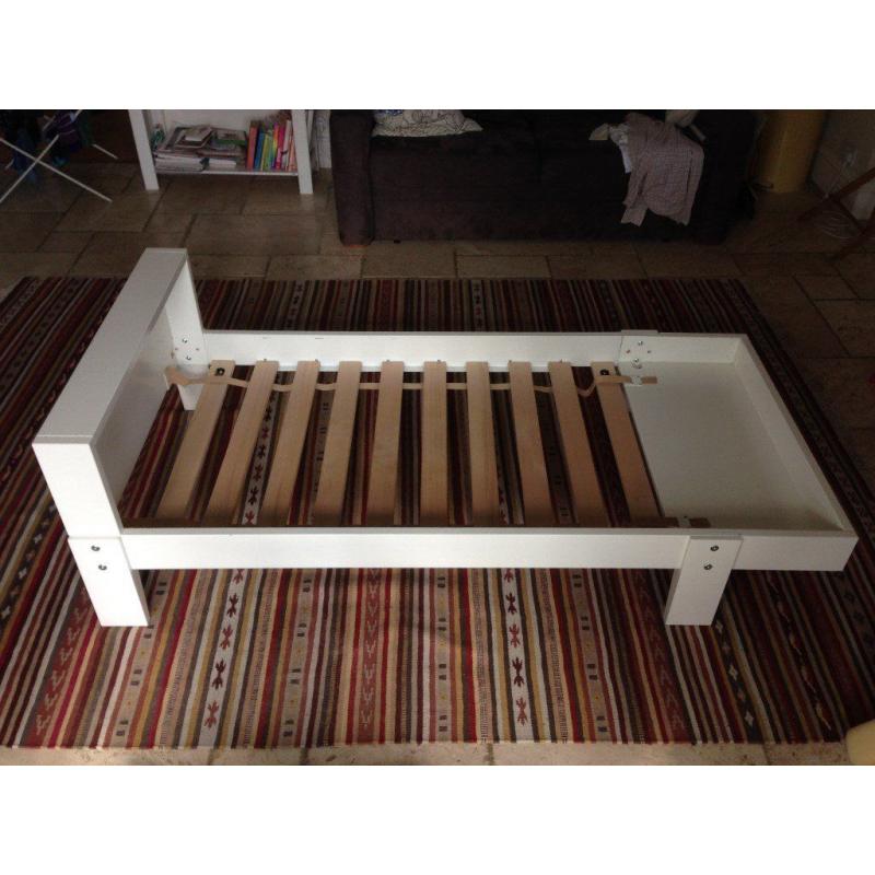 Child Bed (extendable) and mattress