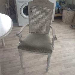 Vintage. Dining table and four chairs