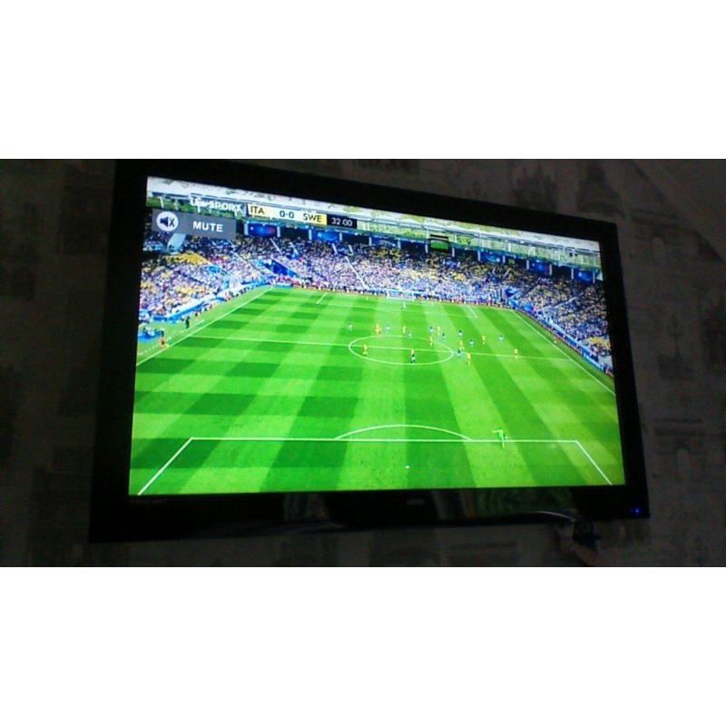 42" LCD FREEVIEW TV