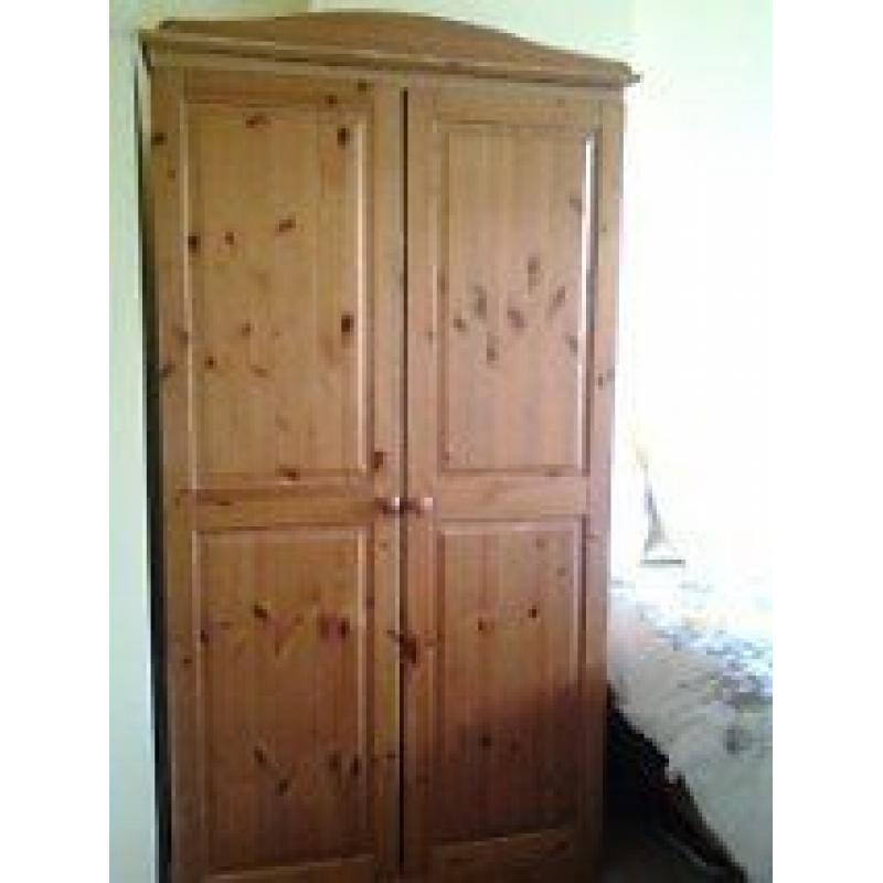 Good Condition Pine Bedroom Furniture