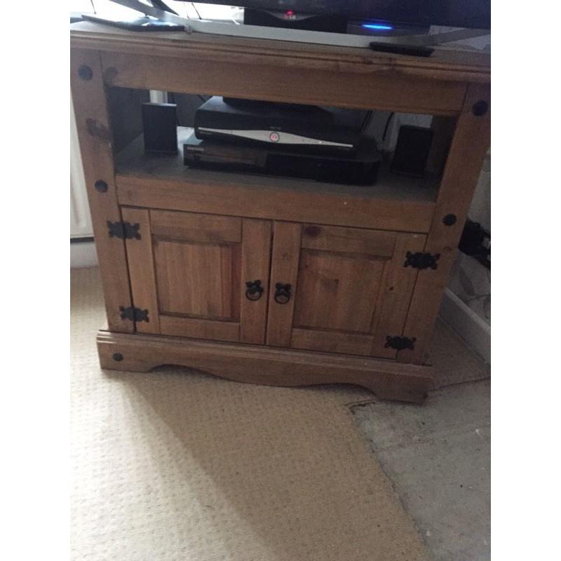 Mexican pine tv unit