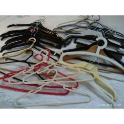 30 strong coat hangers