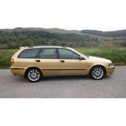 **Price reduction** Volvo V40 Estate 1.8 Sport Gold Petrol good runner 1 YEAR MOT