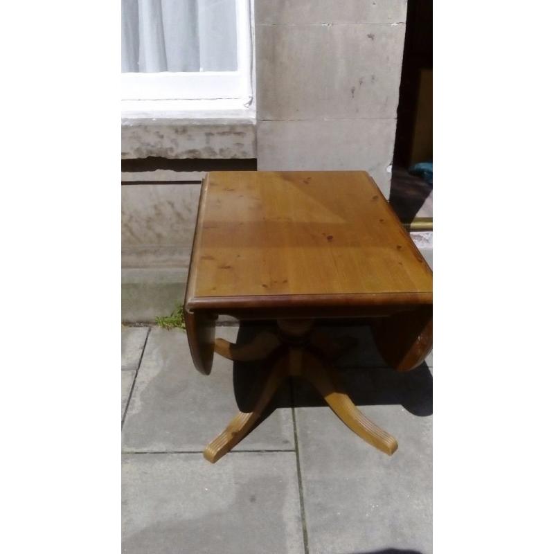 Pine drop leaf dining table with pedestal leg