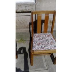 Four lovely Oak Dining Chairs, very attractive and in good condition, medium oak finish