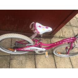 Girl bike for sale!! With basket!!