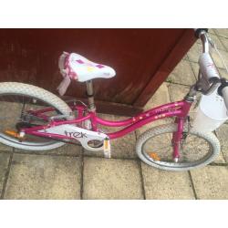 Girl bike for sale!! With basket!!