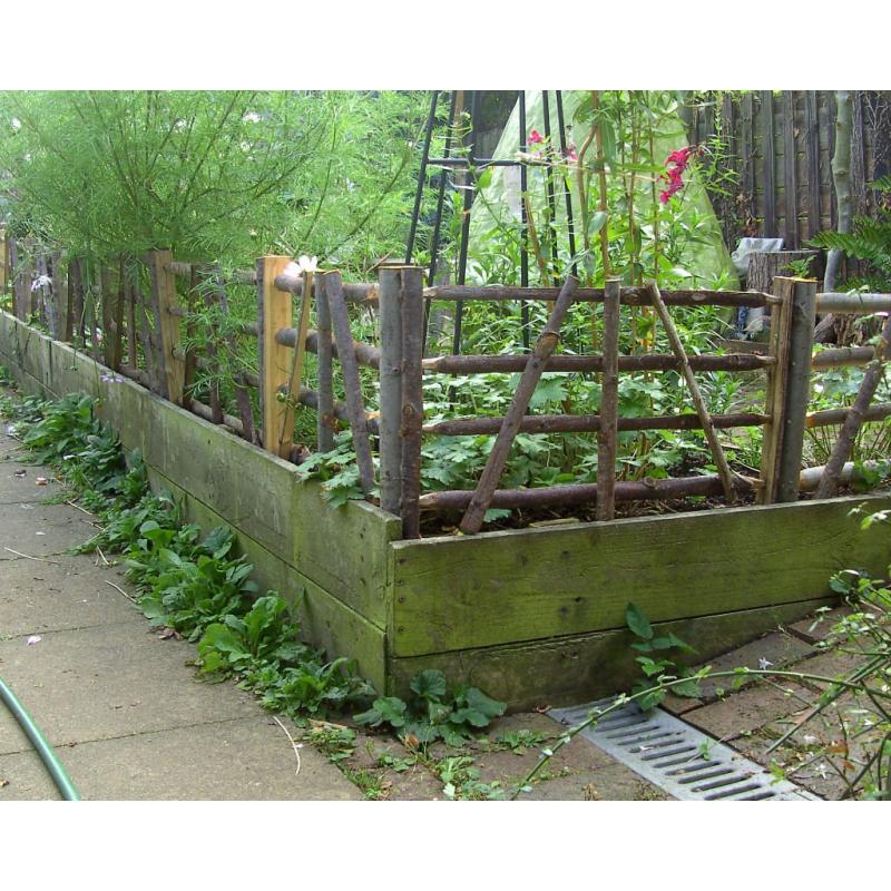 24” Rustic Chestnut Wooden Garden Fence Gate Hurdles