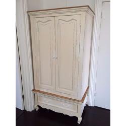 Beautiful solid wood wardrobe - white