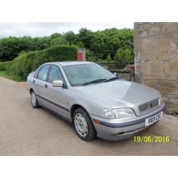 Volvo S40 1.6L saloon