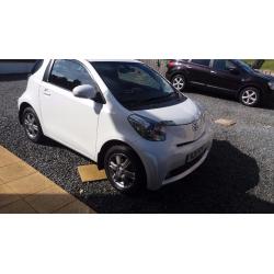 2011 TOYOTA iQ-2 1.0 vvti cvt automatic pearl white only 7000 mls