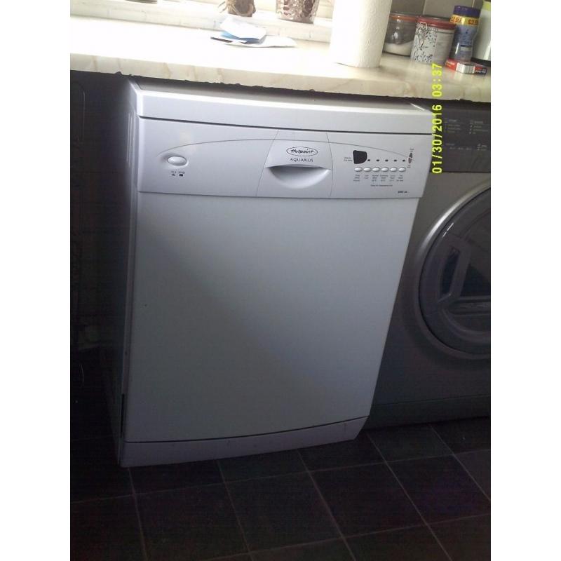 HOTPOINT AQUARIOUS DWF32 DISHWASHER FULL SIZE IN WHITE EXCELLENT CONDITION