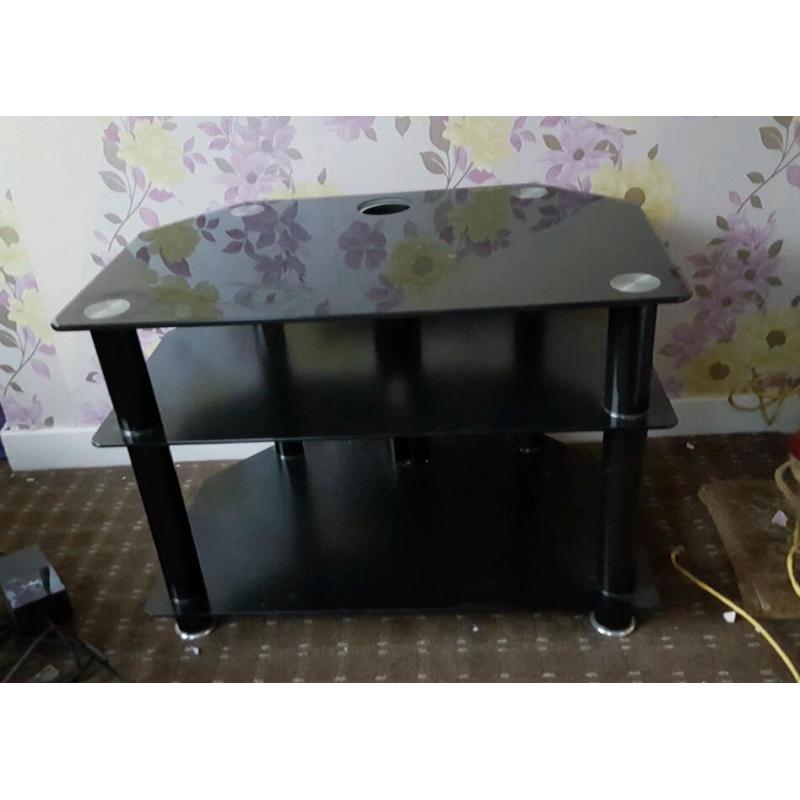 Black glass tv unit