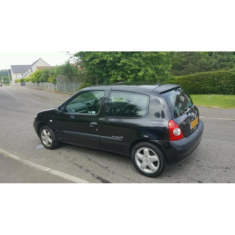 Renault Clio Billabong 1.2 petrol in black