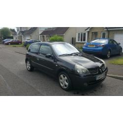 Renault Clio Billabong 1.2 petrol in black