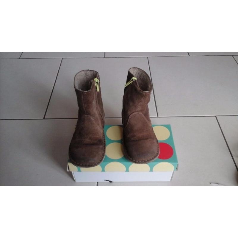 Suede, tan ankle boots, mini boden. Size 26 (fits 8.5 -9.5)